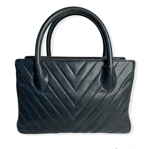 Vintage Chanel Chevron VStitch Tote - Picture 2 of 13